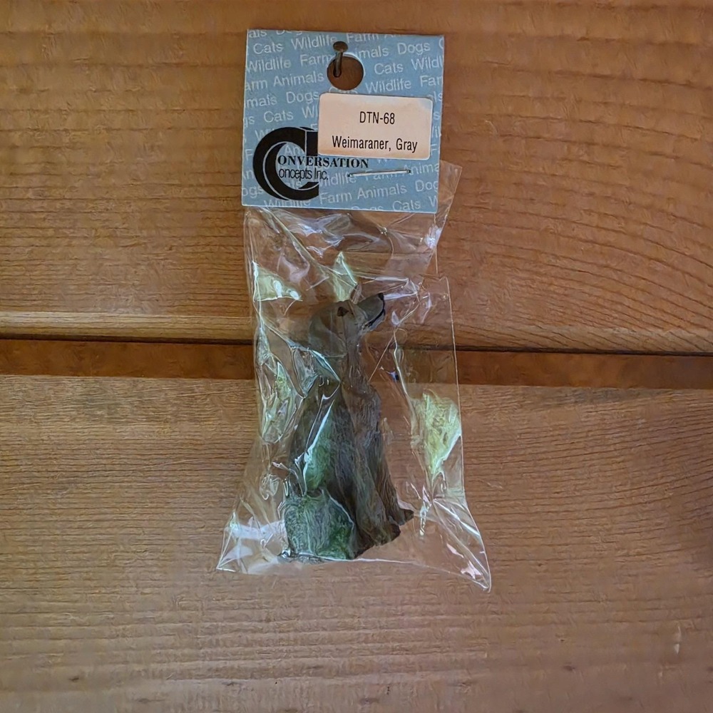 Conversation Concepts Vintage Weimaraner Gray 2" Dollhouse Figurine